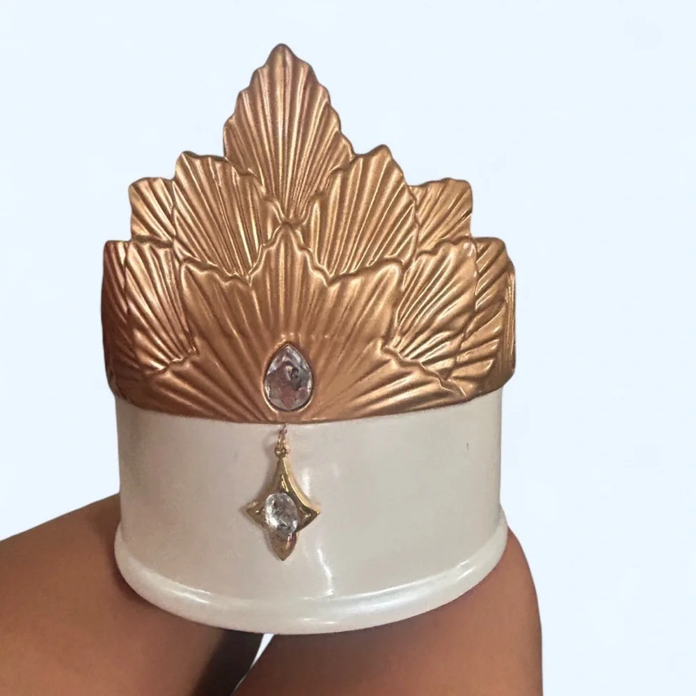 Gold Leaf Crown Cookie Yard
